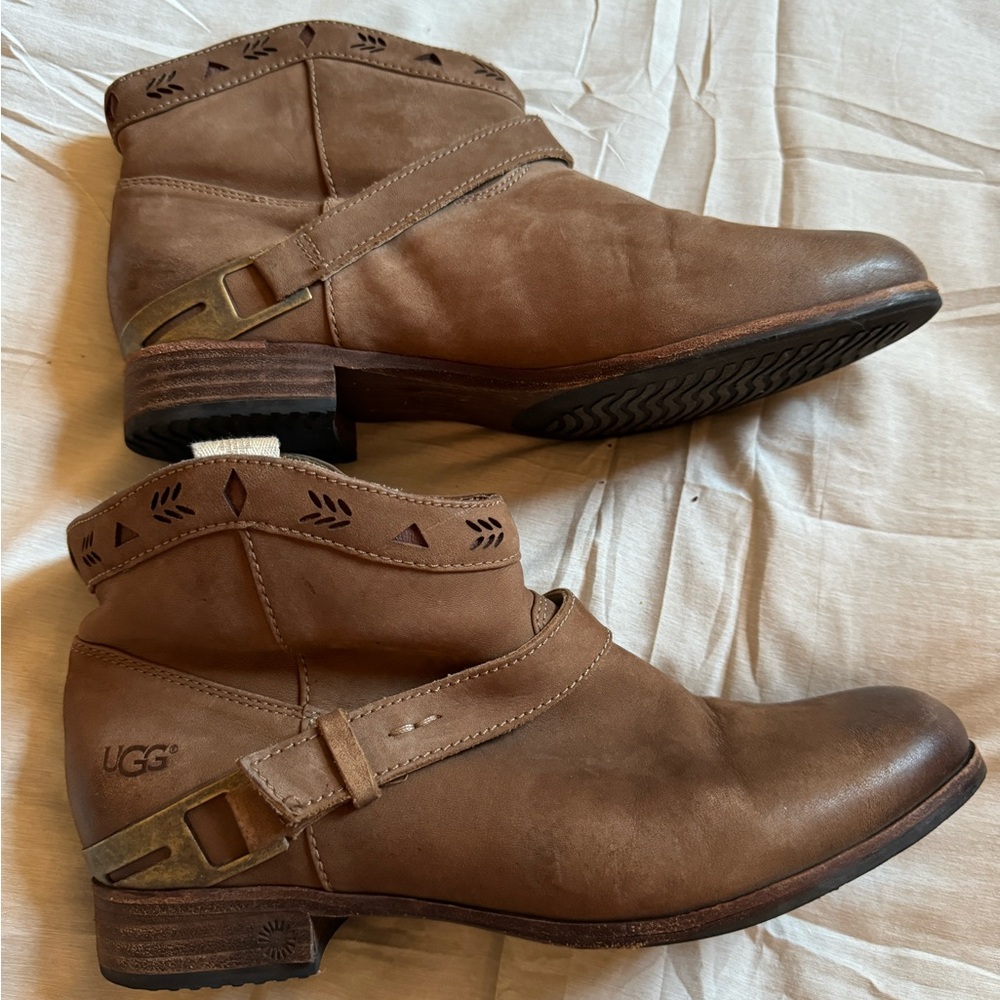 UGG Australia Austin Leather Cowboy Ankle Boots Pull-On Brown Women's